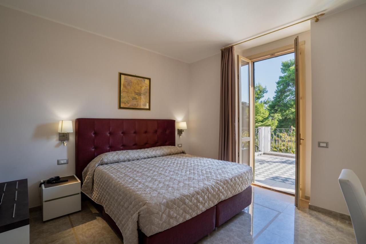 Park Hotel Villa Maria San Menaio Exterior foto