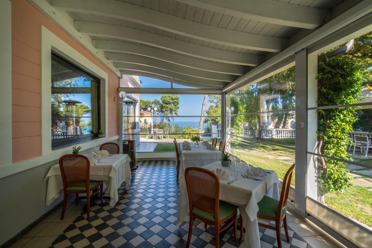 Park Hotel Villa Maria San Menaio Exterior foto