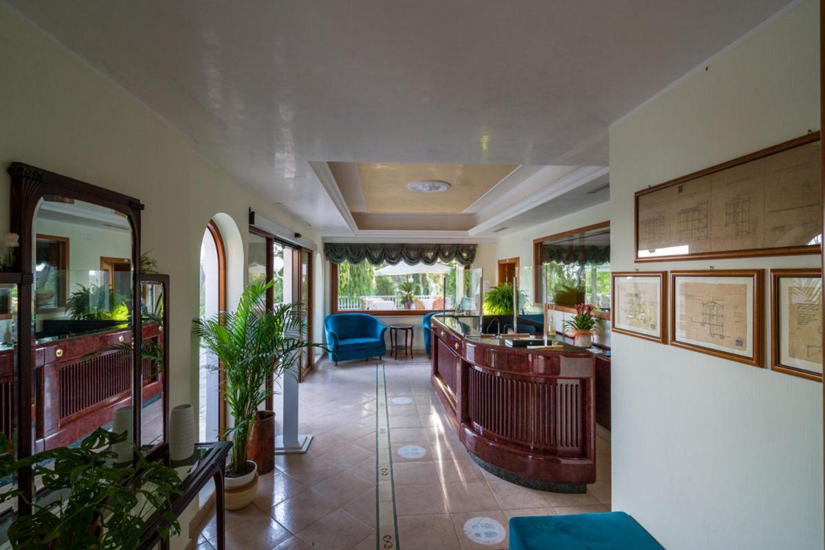 Park Hotel Villa Maria San Menaio Exterior foto